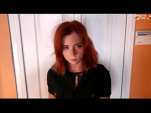 ❤️ A Guardia di Sicurezza hà punitu una bella donna per un tacchettu - Cum in bocca Video cazzo à porn co.desixxxtube.ru