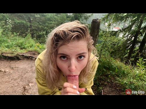 ❤️ Ragazza ingoia cum dopu un pompino publicu - Eva Elfi Video cazzo à porn co.desixxxtube.ru