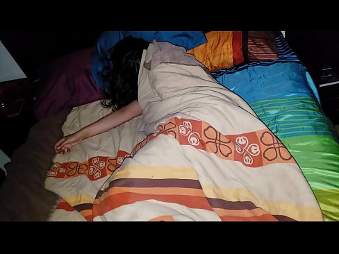 ❤️ Stepson rimprovera a so ghjovana matrigna mentre dorme. Video cazzo à porn co.desixxxtube.ru